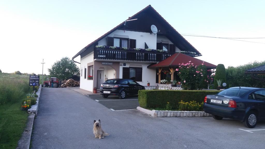 Guesthouse Tomas Čatrnja Eksteriør bilde